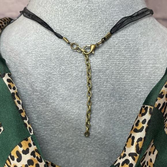 Handmade whimsygoth tarantula spider pendant necklace - Picture 3 of 5